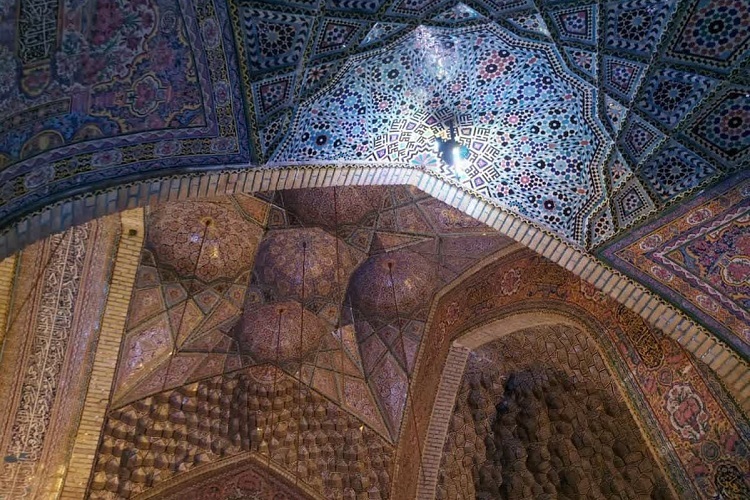 کاشی هفت‌رنگ، شیراز