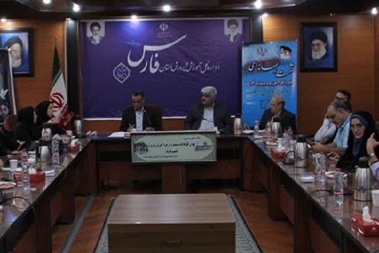 نشست خبری فرشید قاسمی، معاون آموزش متوسطه آموزش و پرورش استان فارس