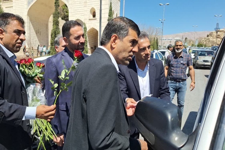مراسم استقبال از مسافران نوروزی، شیراز