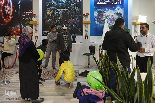 فیلم | حضور پر شور نوجوانان در غرفه «آیات ابراهیمی»