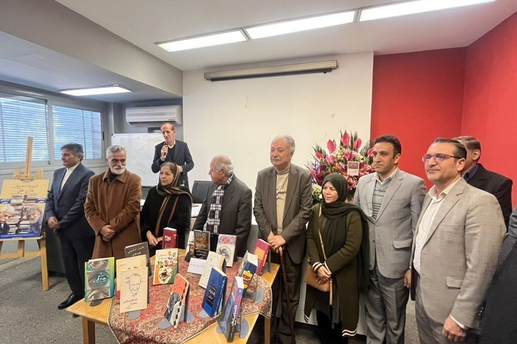 مراسم اهدای ۵ هزار جلد کتاب به کتابخانه ملی منطقه جنوب کشور، شیراز