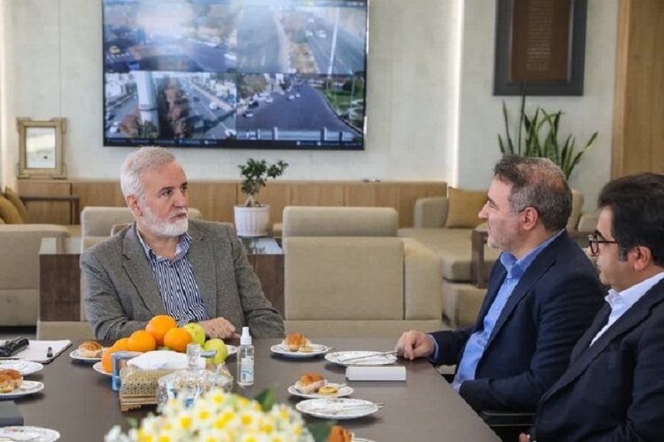 نشست امضای تفاهم‌نامه مشترک گردشگری شهرهای شیراز و اردکان