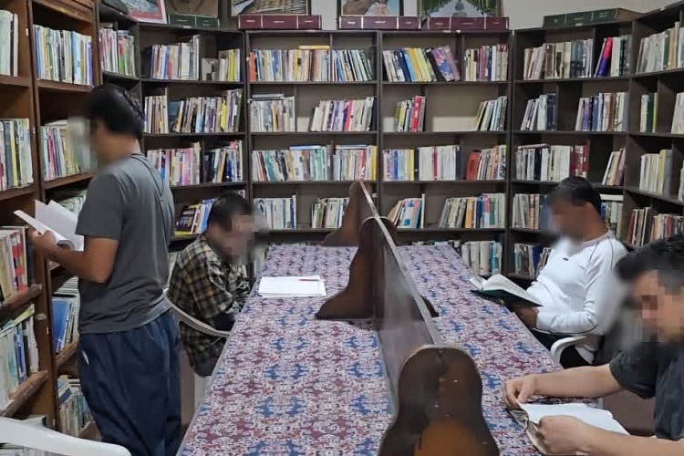 کافه کتاب، زندان مرکزی شیراز