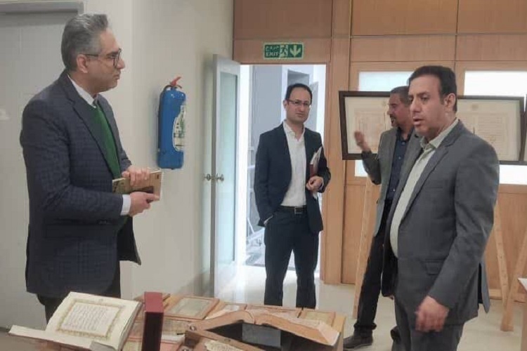 بازدید پرست معاونت هماهنگی امور گردشگری و زیارت استانداری فارس از پایگاه استنادی علوم جهان اسلام