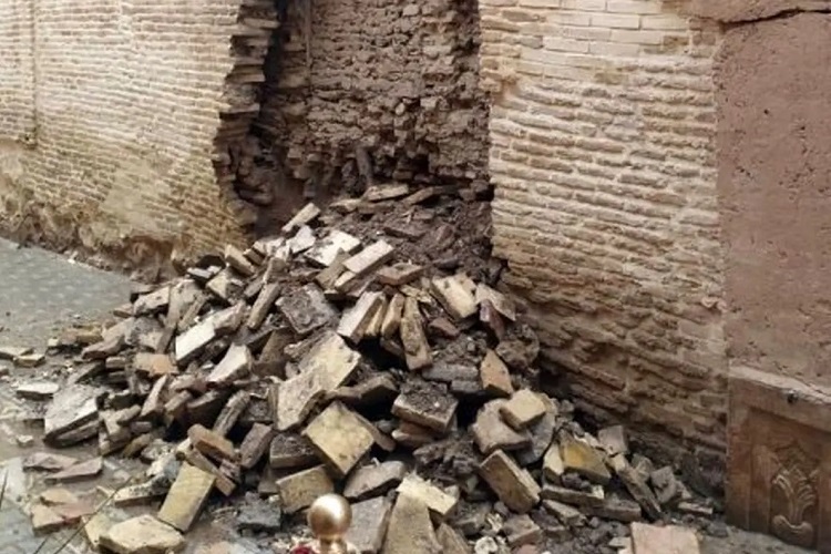 تخریب دیوار خانه تاریخی بیات شیراز