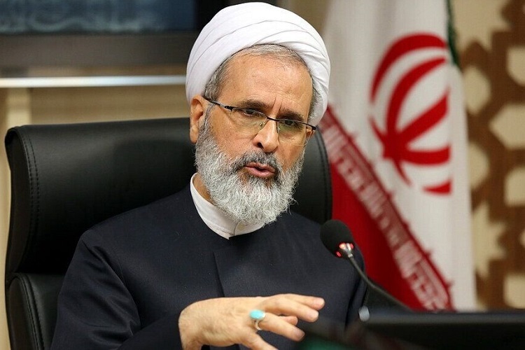 حوزه در تولید محتوای علوم انسانی تلاش کند