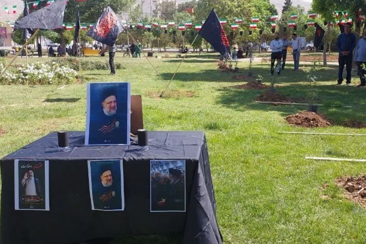 کاشت درخت به یاد رئیس جمهور، شیراز