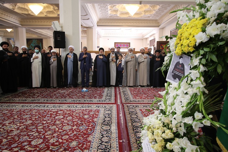 عزاداری مردم شیراز به یاد رئیس جمهور، حرم شاهچراغ(ع)