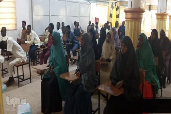 نامه مقام معظم رهبری به جوانان غربی در نیجریه بررسی شد + عکس