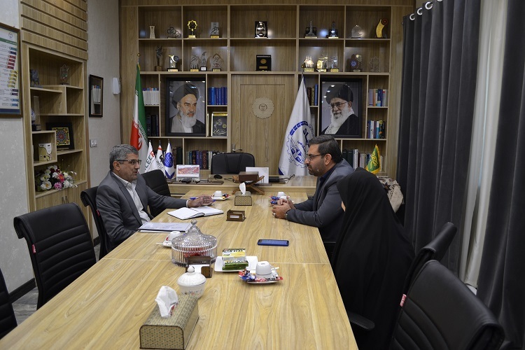 دیدار رئیس جهاددانشگاهی فارس با رئیس ستاد نماز جمعه شیراز