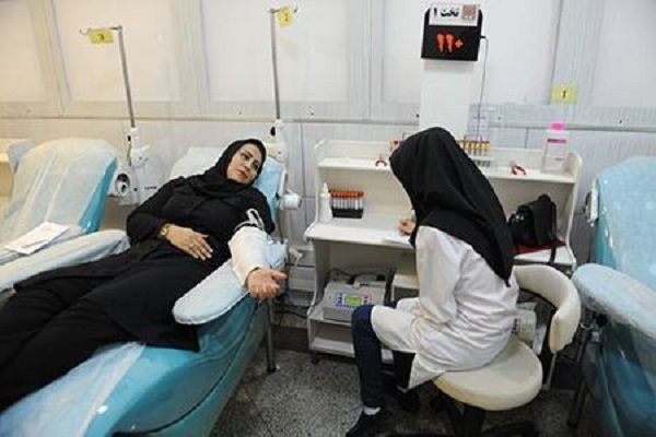 پویش مهربانی و ایثار با اهدای خون بانوان آغاز شد