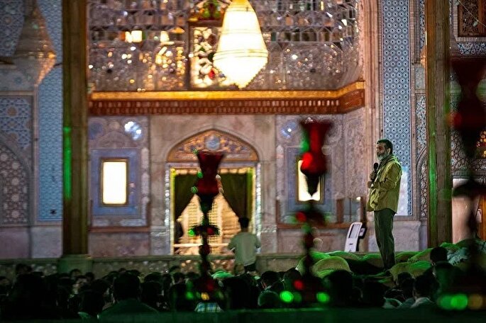 «شب‌های پرستاره» را در حرم شاهچراغ(ع) ببینید