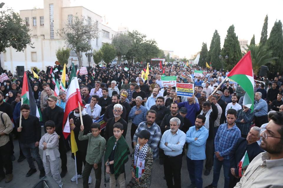 تجمع مردم شیراز در محکومیت ترور سیدحسن نصرالله