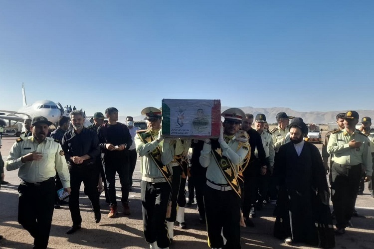 ورود پیکر شهید «علیرضا علیزاده» به شیراز