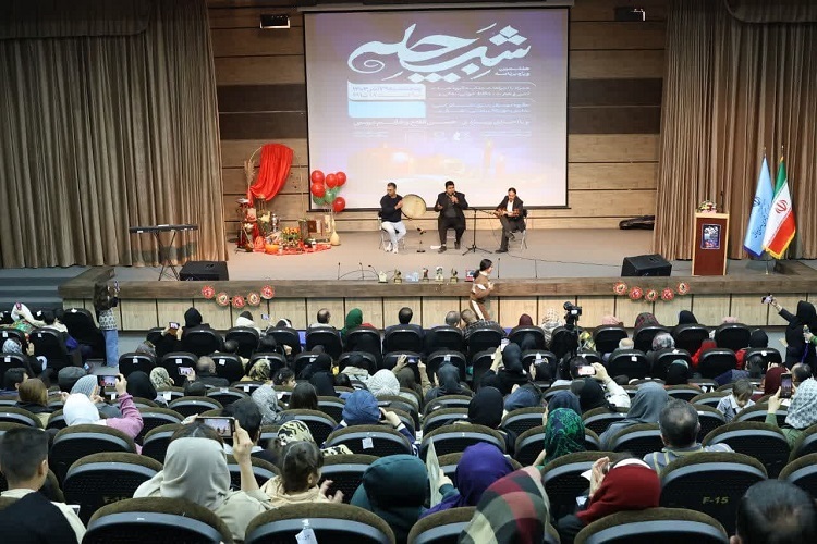 آیین شب یلدا، سالن گلستان آرامگاه سعدی