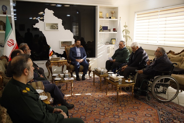 دیدار استاندار با جمعی از جانبازان قطع نخاعی دفاع مقدس استان فارس