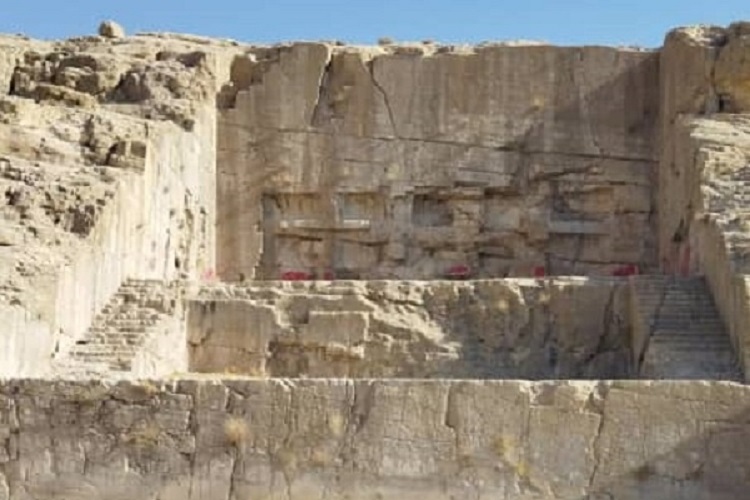 ایوان قدمگاه