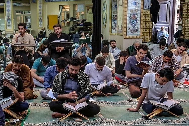 اعتکاف دانشگاهیان