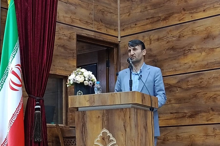 علی فرهادی، معاون برنامهریزی و توسعه منابع وزارت آموزش و پرورش علی فرهادی، معاون برنامهریزی و توسعه منابع وزارت آموزش و پرورش