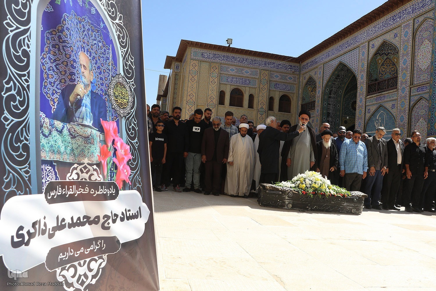 پیکر استاد «محمدعلی ذاکری» در شیراز تشییع و خاکسپاری شد