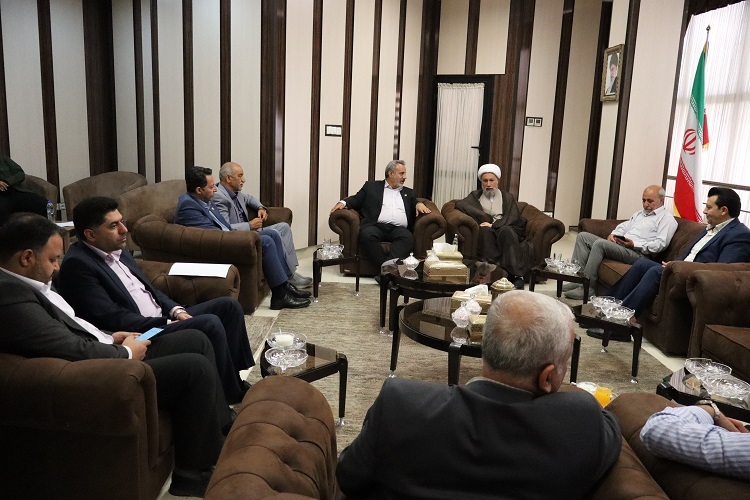 دیدار اصناف فارس با امام جمعه شیراز