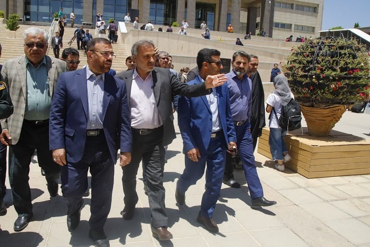 بازدید استاندار فارس از ایستگاه راه آهن شیراز
