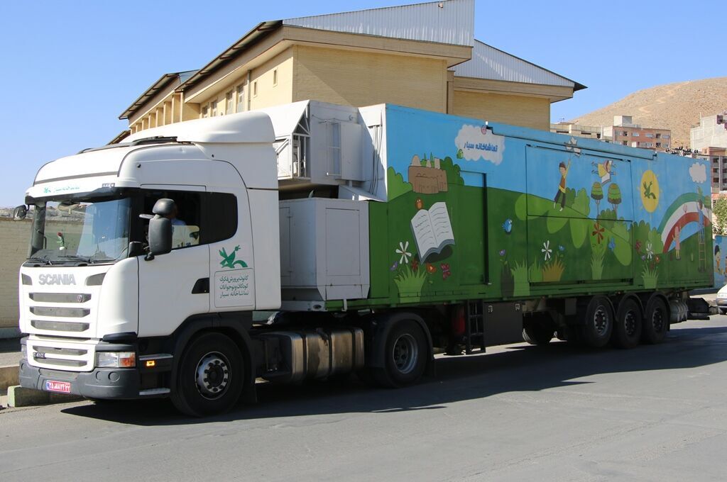 آغاز اجرای تماشاخانه سیار کودکان و نوجوانان در فارس