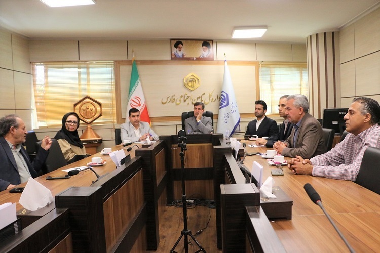 نشست مدیرکل ارشاد فارس با مدیرکل تأمین اجتماعی استان