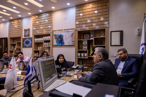 قدرت با احساسات و هیجان تولید نمیشود قدرت با احساسات و هیجان تولید نمیشود