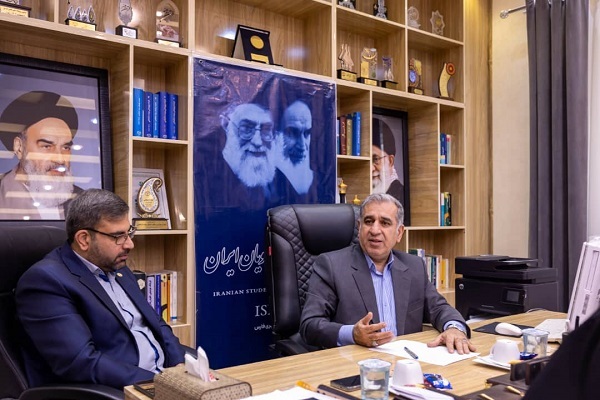 قدرت با احساسات و هیجان تولید نمیشود قدرت با احساسات و هیجان تولید نمیشود