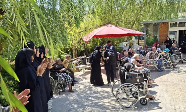 عیادت دانش‌آموزان از سالمندان، شیراز
