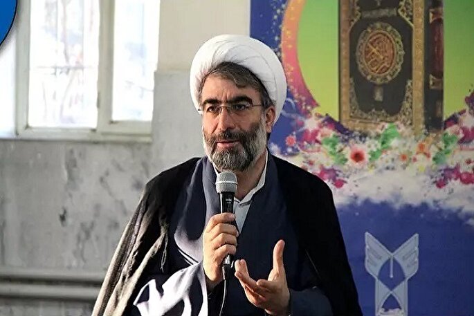 قلم دانشجو؛ هم‌تراز با خون شهید در سنگر دفاع مقدس