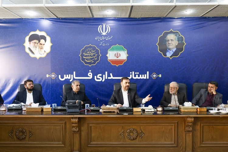 نشست استاندار فارس با دبیران احزاب و تشکل های اصولگرا