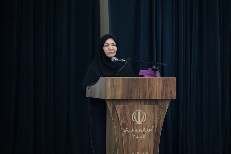 ژیلا حیدری، معاون آموزش ابتدایی اداره‌کل آموزش و پرورش فارس