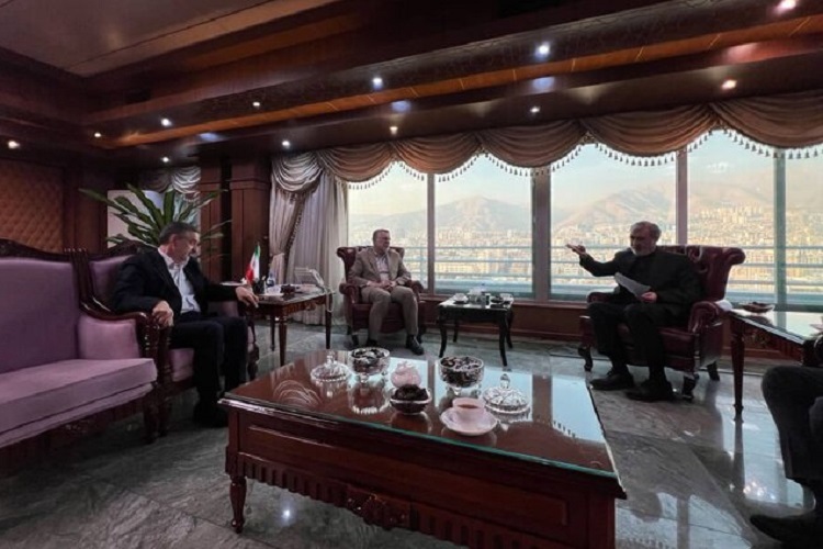 دیدار ابراهیم عزیزی با وزیر بهداشت، تهران