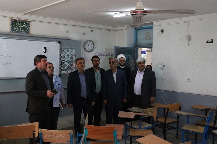 بازدید مدیرکل آموزش و پرورش فارس از مدارس زلزله زده سپیدان