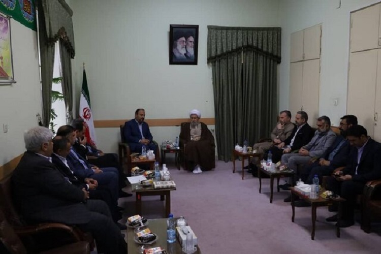 دیدار معاون پرورشی و فرهنگی وزارت آموزش و پرورش با امام جمعه شیراز