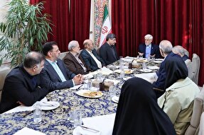 واکنش عارف به خودسوزی جوان اهوازی و خودکشی یک روزنامه‌نگار