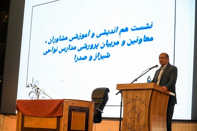 رحیم کامیاب، معاون سوادآموزی اداره‌کل آموزش و پرورش فارس