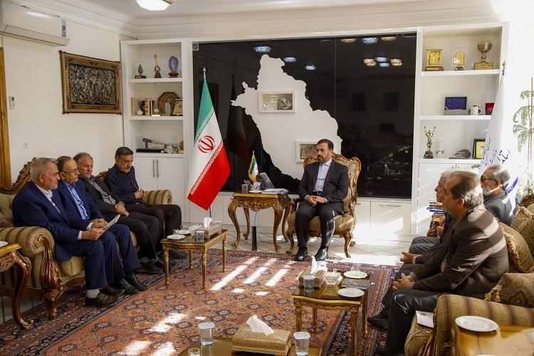 دیدار استاندار فارس با اعضای تعاونی چندمنظوره ایثارگران شیراز دیدار استاندار فارس با اعضای تعاونی چندمنظوره ایثارگران شیراز