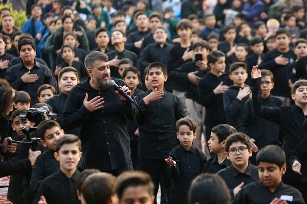 همخوانی سرود «خورشید نمی‌سوزد» با حضور ۲ هزار نوجوان + صوت