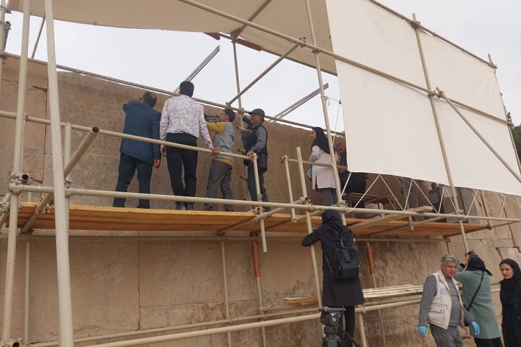 مرمت کتیبه سه‌زبانه داریوش اول تخت جمشید