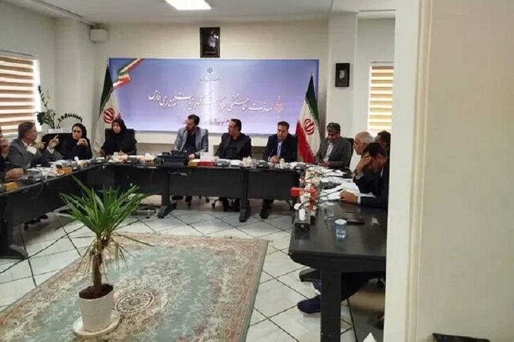 نشست کارگروه رفع موانع تولید در حوزه گردشگری فارس