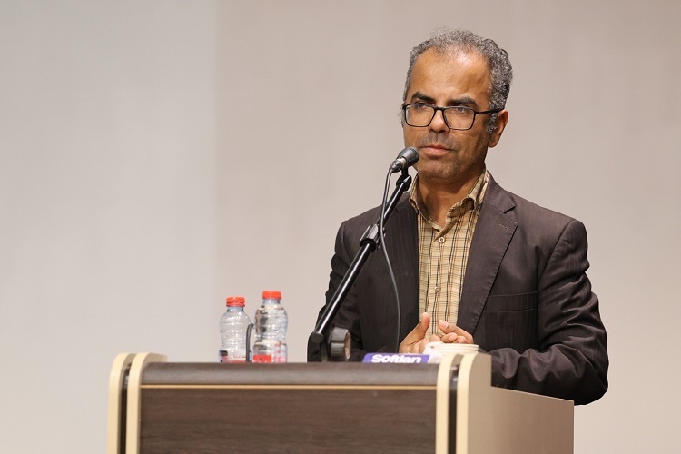 جلال‌الدین حسانی، دکتری حقوق کیفری و جرم‌شناسی و مدیر گروه حقوق جهاد دانشگاهی استان بوشهر