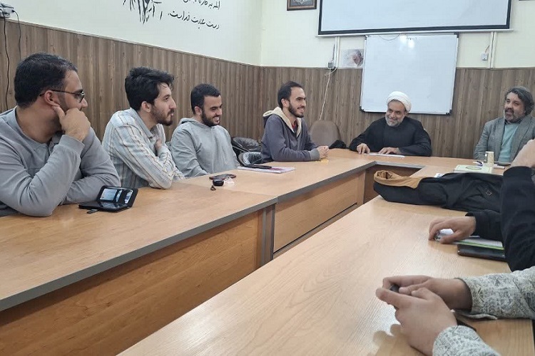 نشست مسئول نهاد نمایندگی مقام معظم رهبری در دانشگاه علوم پزشکی شیراز با بسیج دانشجویی