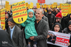 مراسم راهپيمايي مردم شيراز در محكوميت جنايات آمريكا در به شهادت رساندن سردار سليماني