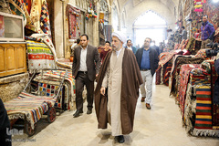 امام جمعه شيراز پای درد و دل کسبه و بازاریان