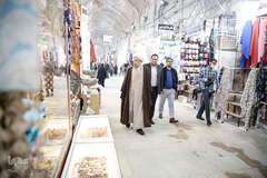 امام جمعه شيراز پای درد و دل کسبه و بازاریان