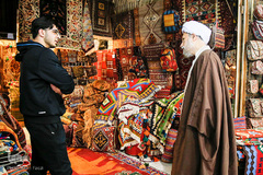 امام جمعه شيراز پای درد و دل کسبه و بازاریان