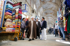 امام جمعه شيراز پای درد و دل کسبه و بازاریان